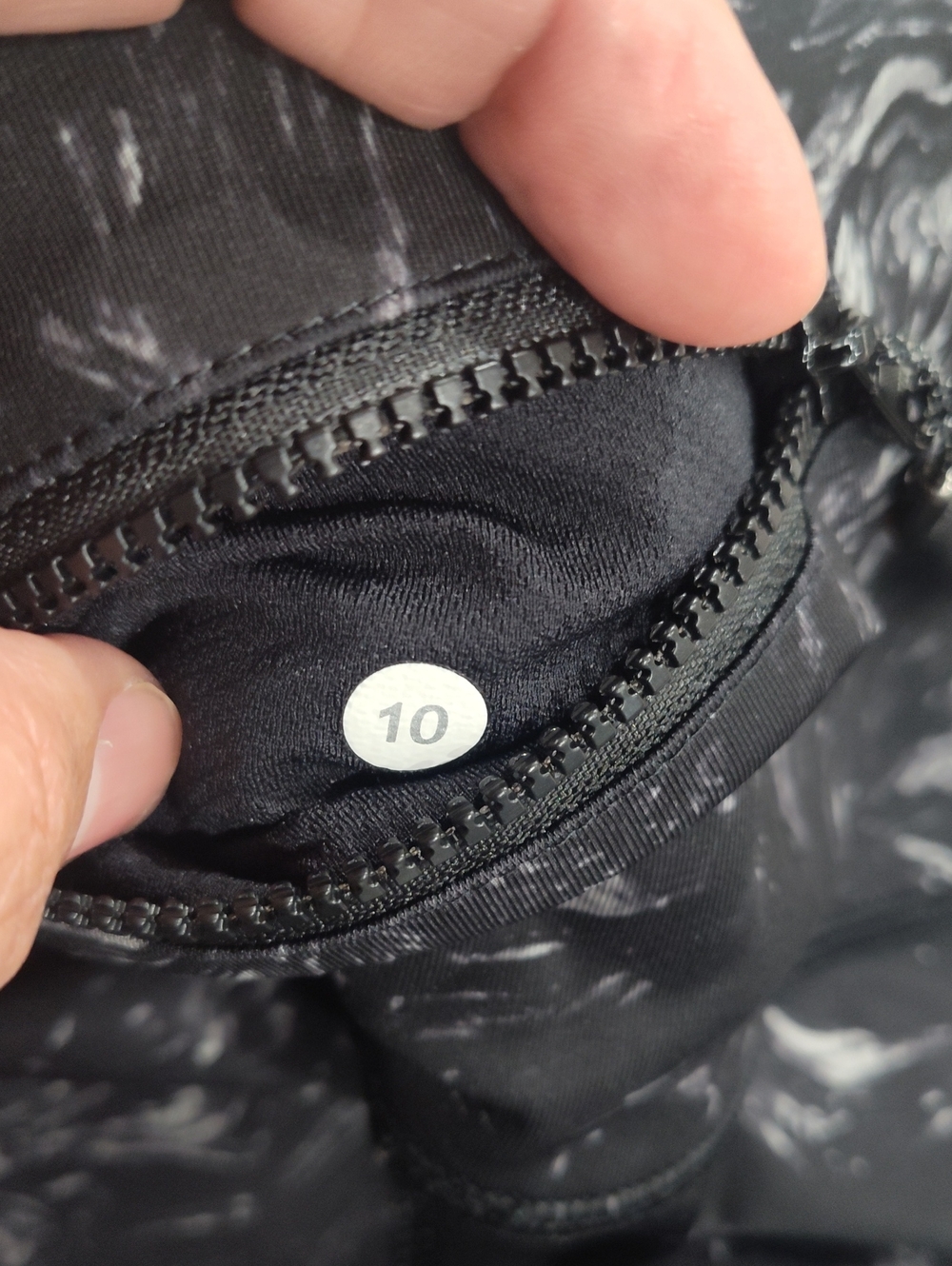 Lululemon Black Marble Swirl Print High-Waist Leggings In Size 10 - Picture 6 of 11